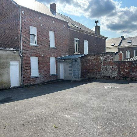 superbe studio meublé avec parking Maubeuge Extérieur photo