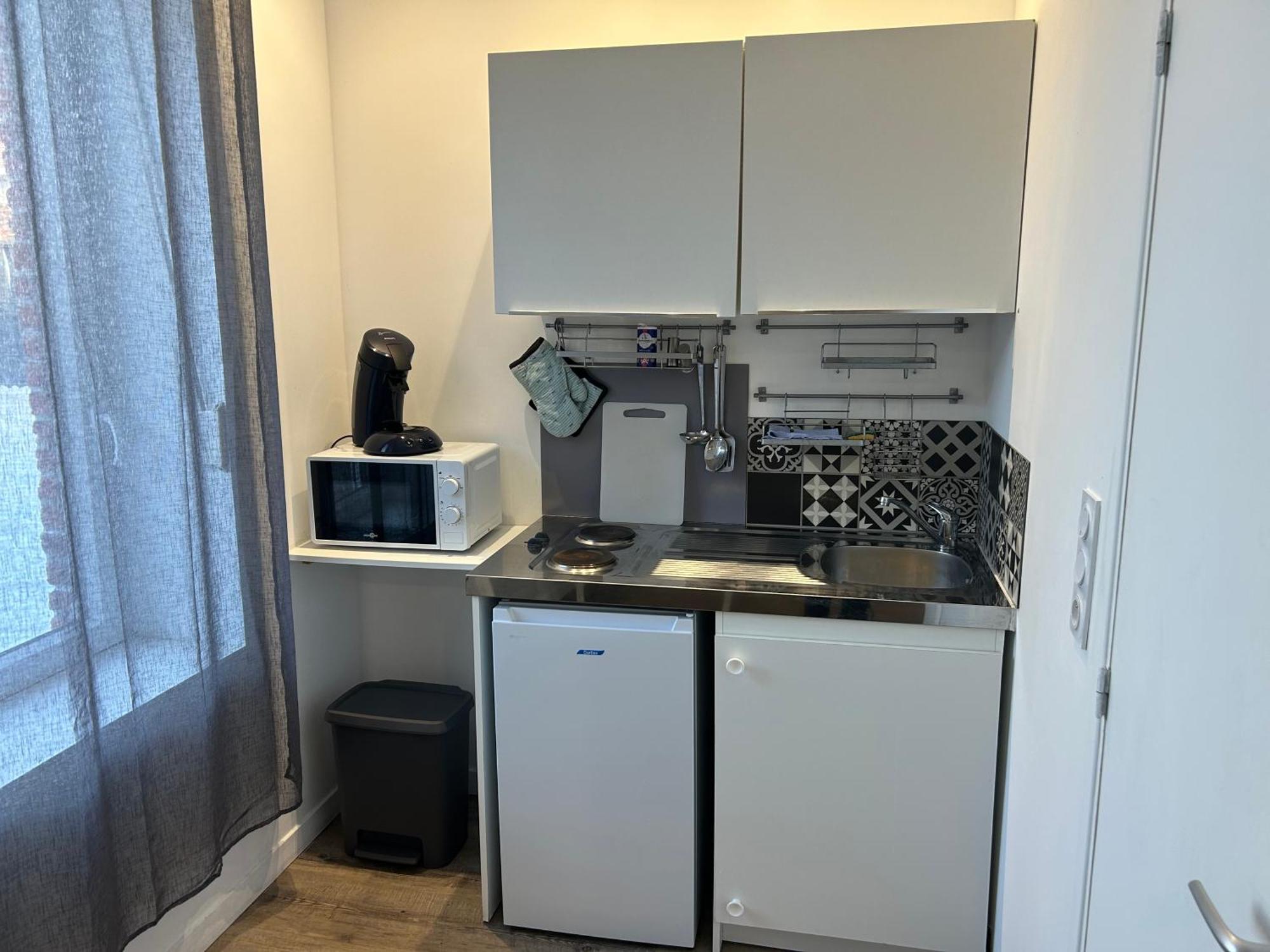 superbe studio meublé avec parking Maubeuge Extérieur photo
